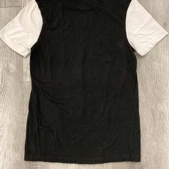 Guess T-Shirts XS Black Gold and White - Picture 3 of 3